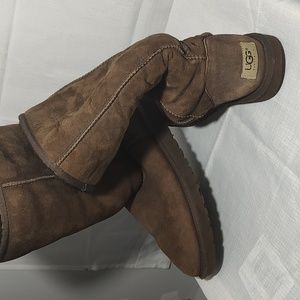 Size 9 ugg tall classics